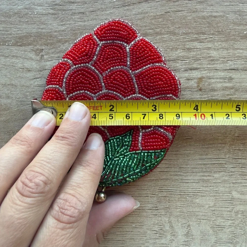 Vintage Hand Made Beaded Strawberry Coin Purse Kiss Lock Red Green Made In Korea